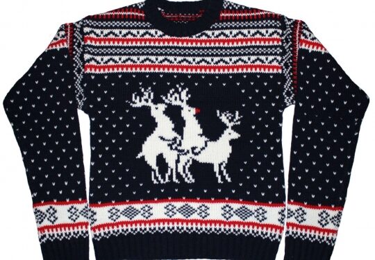 Daiktų pusryčiai. Nešvankus šventinis megztinis