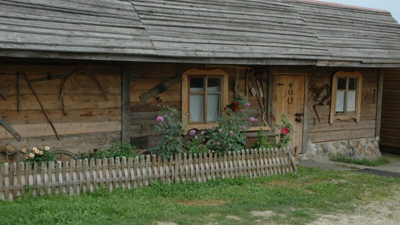 Velykinių kiaušinių marginimas „Dalgedų sodyboje“