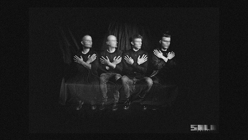 Grupė „Solo Ansamblis“ pristato devyniasdešimtaisiais pulsuojančią dainą „Įstriži žiburiai“