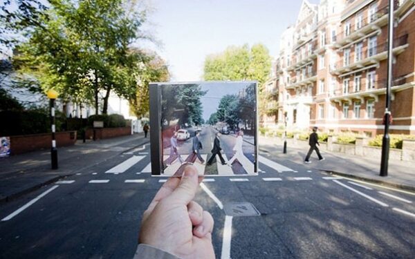 Optinė apgaulė: fotografas pigius suvenyrus grąžina į tikrąją vietą