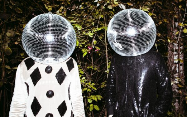 „Downtown Party Network“ melodrama „Space Me Out“ – plokštelėje ir vaizdo klipe