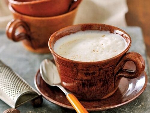 Šalta kava su prieskoniais