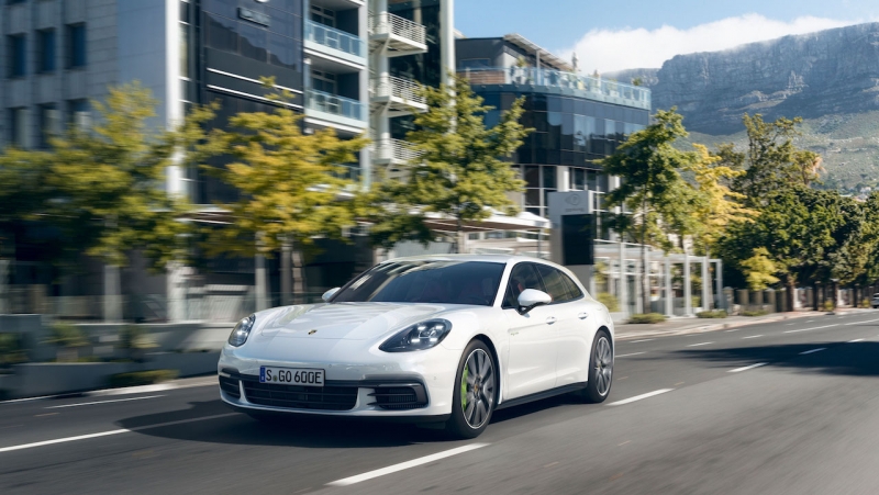 Pasaulinė premjera: „Porsche Panamera“ gamą papildys „Sport Turismo“ versija
