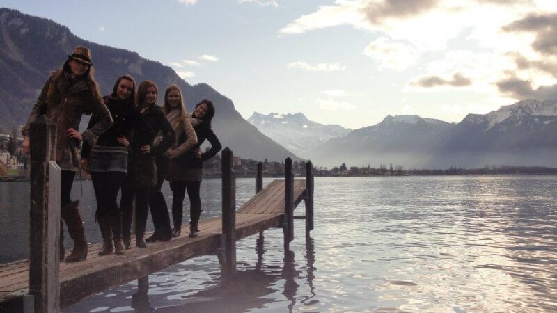 Studijos Šveicarijoje: „išprotėję“ dėl mokslo šveicarai stebino lietuvaites