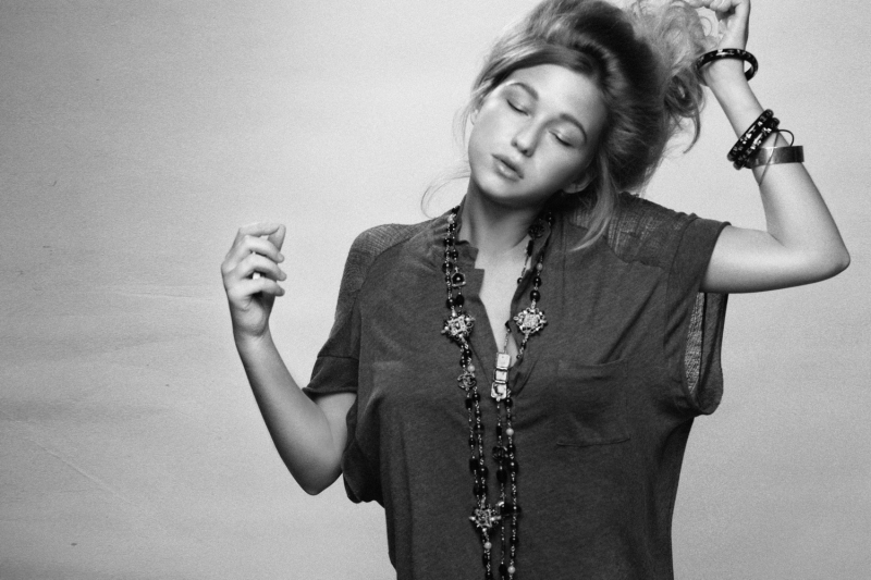 „Tamsta festivalyje“ koncertuosianti Selah Sue: „Mėgstu festivalių atmosferą