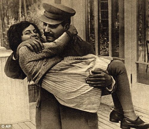 Vienintelė Stalino dukra: „Niekada jam už tai neatleisiu. Niekada!“