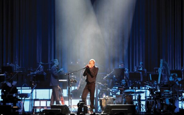 Stingas vėl Vilniuje su didžiausiu metų koncertu po atviru dangum