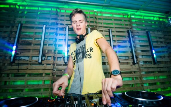 „Penktadienio DJ“: St. Stereo ir jo vasaros atradimai