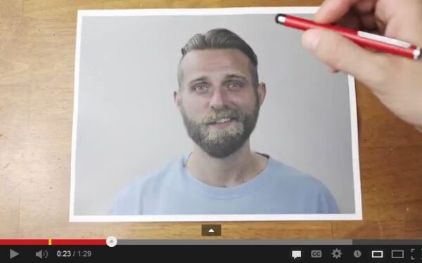 Magiškas pieštukas: vaikinas akimirksniu keičia savo įvaizdį (video)