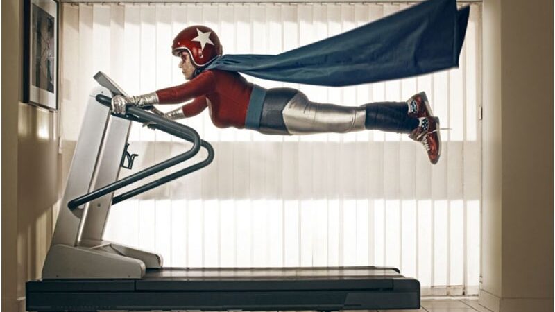 Žiniasklaidos sensacija – 93 metų superherojė (foto)