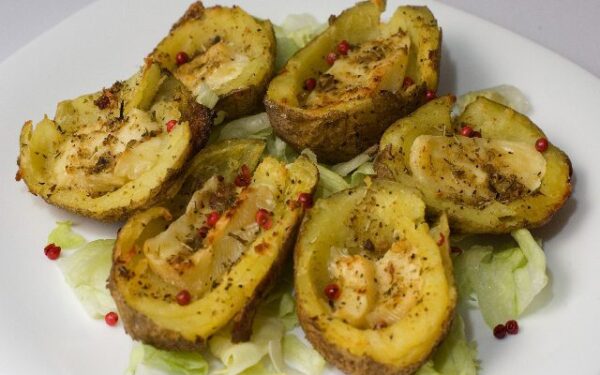 Sūriu įdarytos bulvės