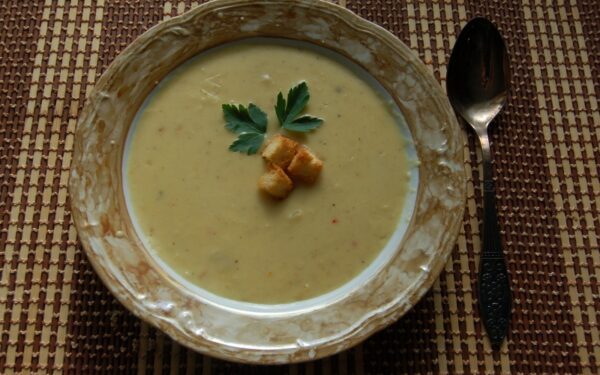 Sekmadieninis Jurgos receptas: trinta svogūnų ir sūrio sriuba