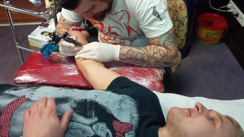 „Colours of Bubbles“ muzikantai išsitatuiravo debiutinio albumo pavadinimą