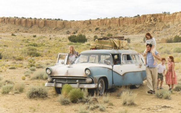 Biografinis J. Walls bestseleris „Stiklo pilis“ tapo filmu: žiūrėdama jį knygos autorė nesulaikė ašarų