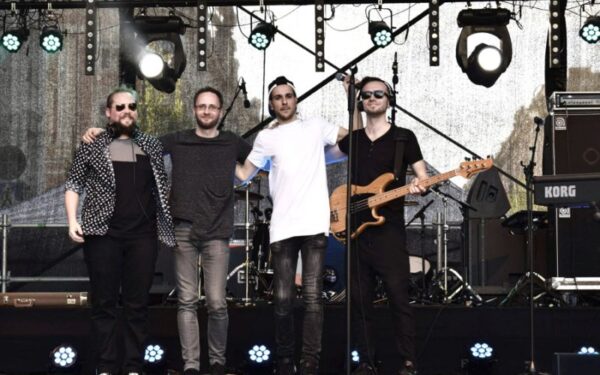 Naują dainą pristatantys „The Roop“ pasirodys „Positivus“ festivalyje