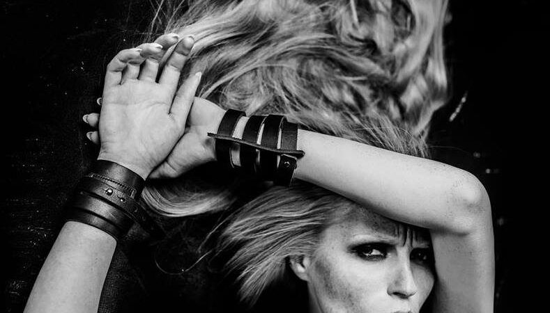 Aksesuarų kūrėjai „The Dark“: „Juoda spalva skirta ryškioms asmenybėms“