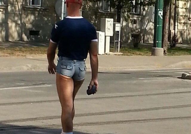 Nauja kietų rajono vyrukų mada? (foto)