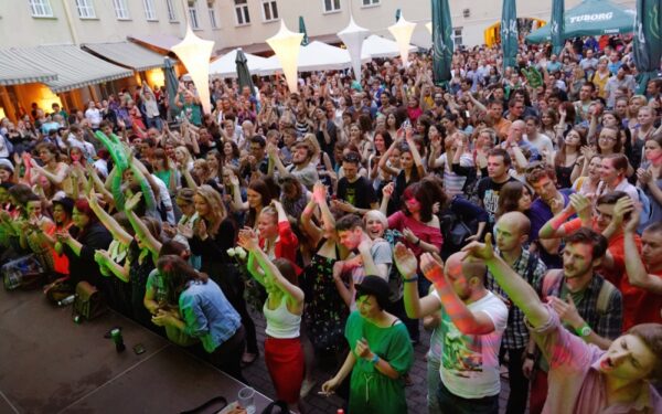 „Vasaros terasa“ nesustoja ir atskleidžia liepos mėnesio planus