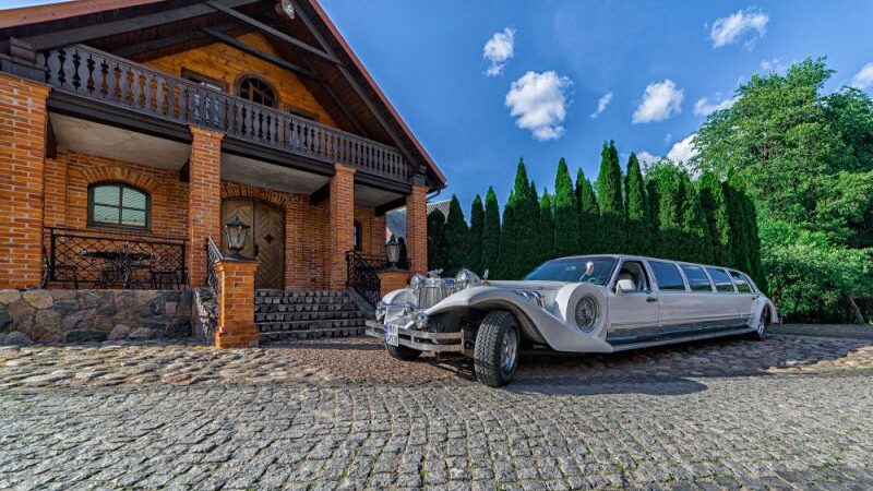 Unikali šventės pradžia – vakarėlis prabangiame limuzine