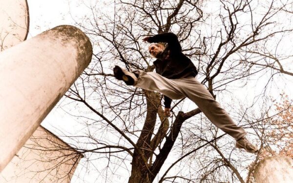 Parkūrininkas Tomas apie judesio filosofiją mieste (interviu)