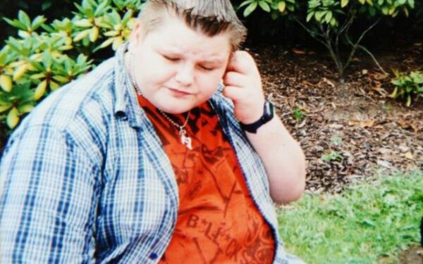 Sėkmės istorija: paauglys numetė pusę savo svorio po to, kai netilpo į atrakciono kėdę (foto)