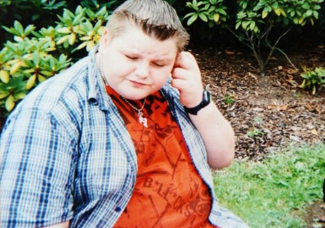 Sėkmės istorija: paauglys numetė pusę savo svorio po to, kai netilpo į atrakciono kėdę (foto)