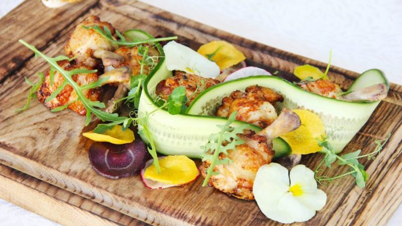 Motinos dienos proga staigmena mamai – „Tulpės“ lėkštėje