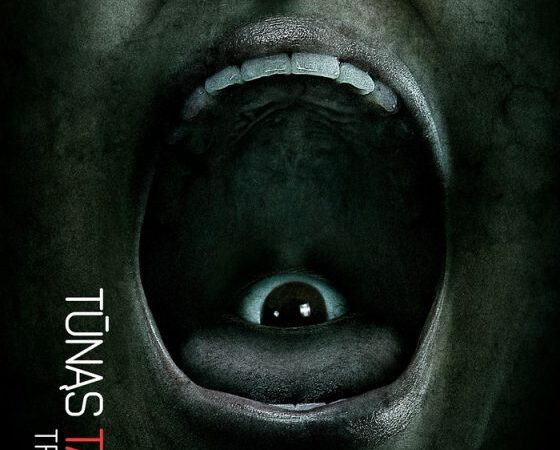 Siaubo filme „Tūnąs tamsoje: trečia dalis“ – kraują stingdanti istorijos pradžia su pasigailėjimo nežinančiu blogiu iš anapus