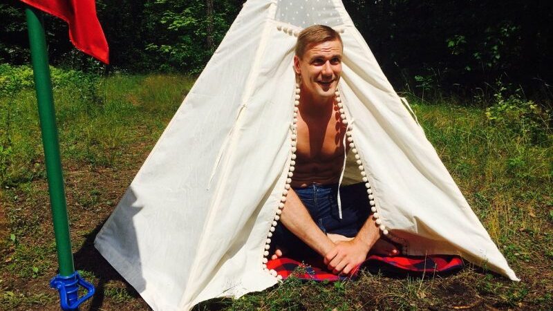 Laukdami kontrolinių kovų, krepšininkai laiką leidžia ir golfo aikštyne, ir vigvame