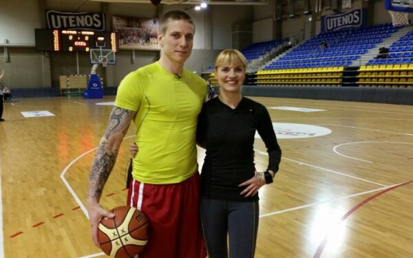 Bene tatuiruočiausias Lietuvos krepšininkas A. Šikšnius pasitiko pavasarį su nauju neeiliniu kūno piešiniu