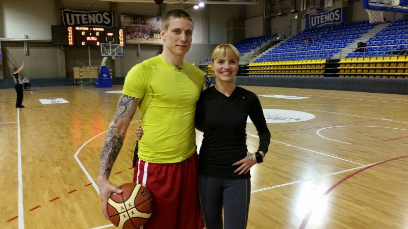 Bene tatuiruočiausias Lietuvos krepšininkas A. Šikšnius pasitiko pavasarį su nauju neeiliniu kūno piešiniu