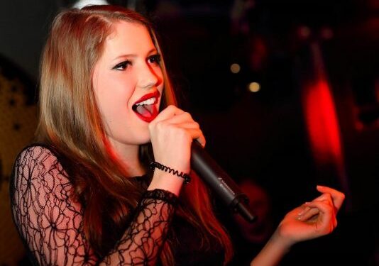 „X Faktoriaus“ laimėtoja M. Pundziūtė džiaugiasi pirmaisiais koncertais