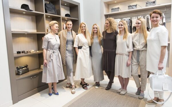 Naujoje UNLABEL pavasario vasaros kolekcijoje visi 50 smėlio atspalvių (foto)