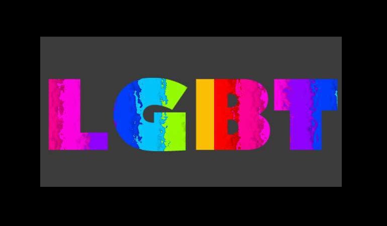 Vilniuje lipdukais pažymėti seksualinėms mažumoms tolerantiški barai