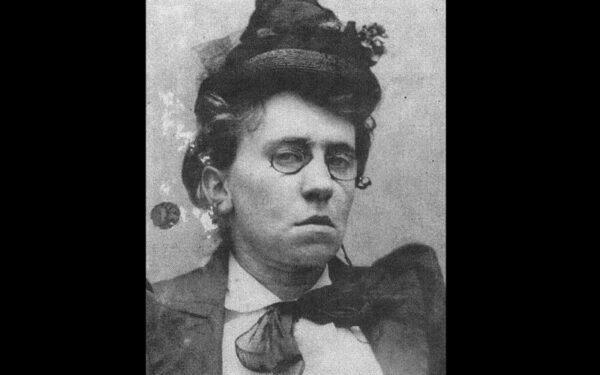 Knygų pusryčiuose – Kaune gimusi pavojingiausia Amerikos moteris (konkursas)