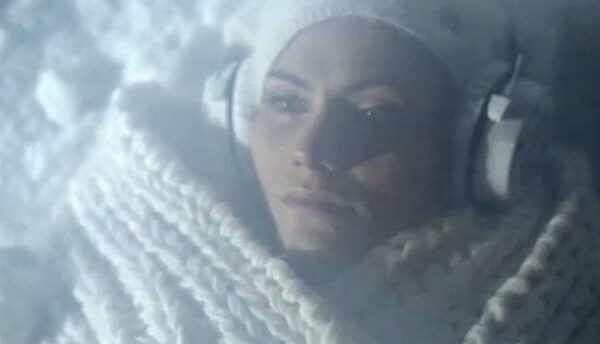 Muzikiniuose pusryčiuose – Jurga Šeduikytė, Vidas Bareikis ir jų naujas kūrinys „Trys Kanados“ (video)