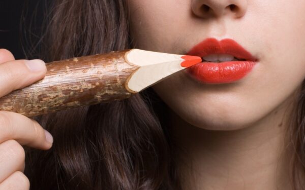 Kirpykla namie: makiažo subtilybės