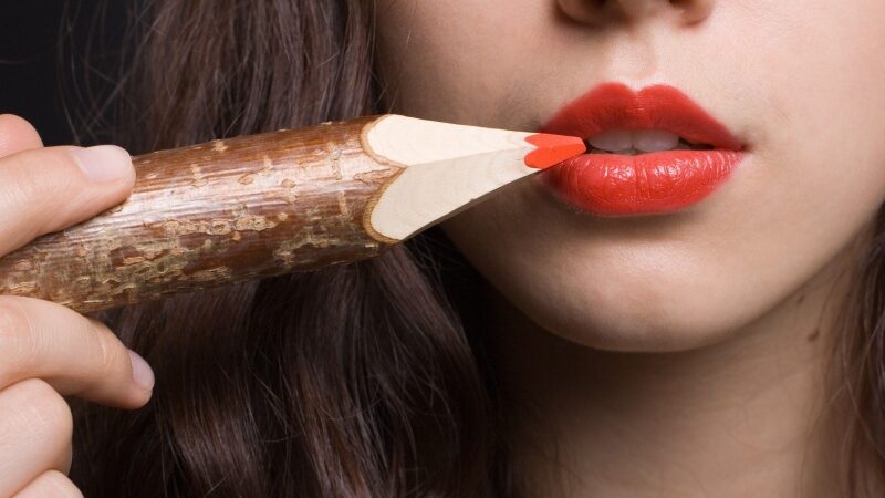 Kirpykla namie: makiažo subtilybės