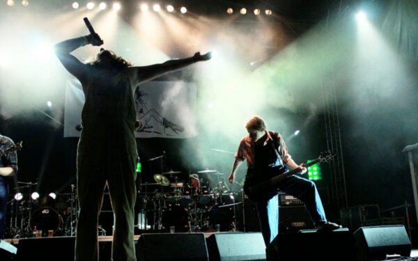 „Velnio akmens“ naujovės: 3 scenos ir platesnis muzikos spektras