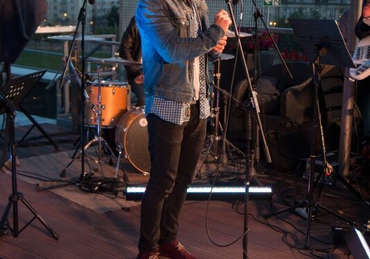 Muzikiniuose pusryčiuose – Vaidas Baumila ir jo nauja daina mylimai merginai