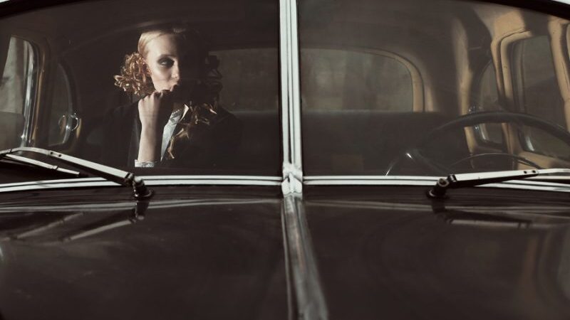 „Tylūs šiurpuliukai“: naujausią savo šukuosenų kolekciją A.Valaitis pristato it mistinį filmą (video)