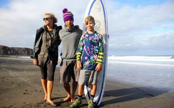 Menininko R. Valeikio vasara – vaikščiojimas basomis ir melavimo pradžiamokslis