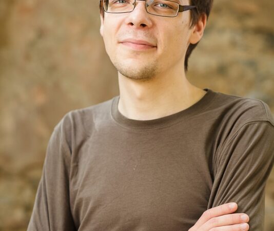 Programuotojas L.Valiukas: „Tarp kompiuterastų pasitaiko ir normalių žmonių, bet nedaug“ (Interviu)