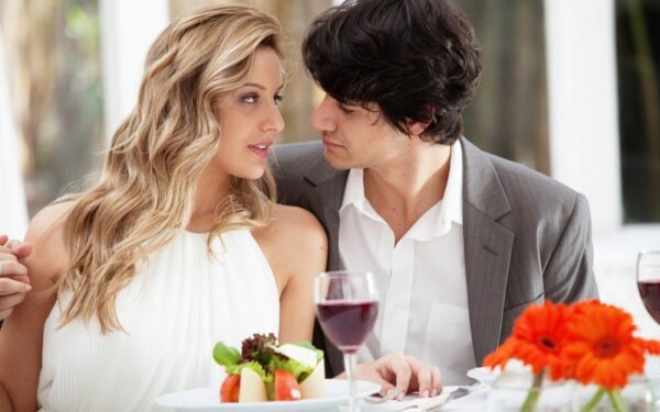 Nuo nėštumo testo iki laiko kapsulės – 10 keistų, bet vertingų vestuvinių dovanų