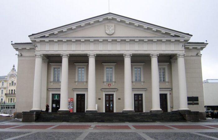 Penktadienio vakarą bus draudžiamas eismas aplink Rotušės aikštę