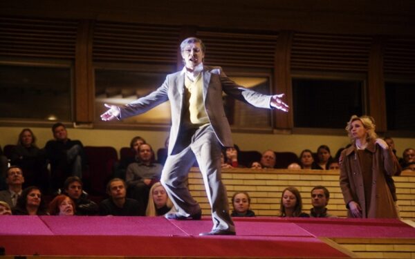 Paskutiniame šio sezono klube „Prie arbatos“ – teatras kaip mūsų viešoji erdvė