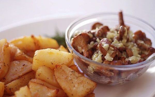 Sekmadienio receptas – orkaitėje keptos itališkos bulvytės su voveraitėmis