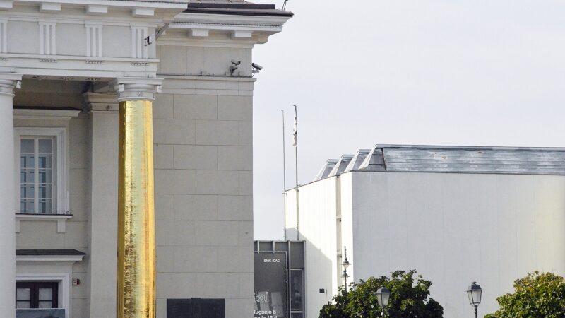 Kodėl viena Vilniaus Rotušės kolona tapo auksinė?