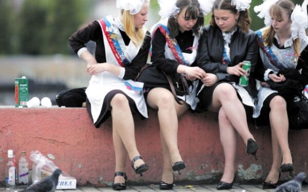 Į šviesų rytojų: mokyklos išleistuvės Rusijoje (foto)