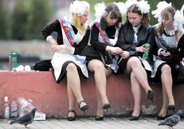 Į šviesų rytojų: mokyklos išleistuvės Rusijoje (foto)